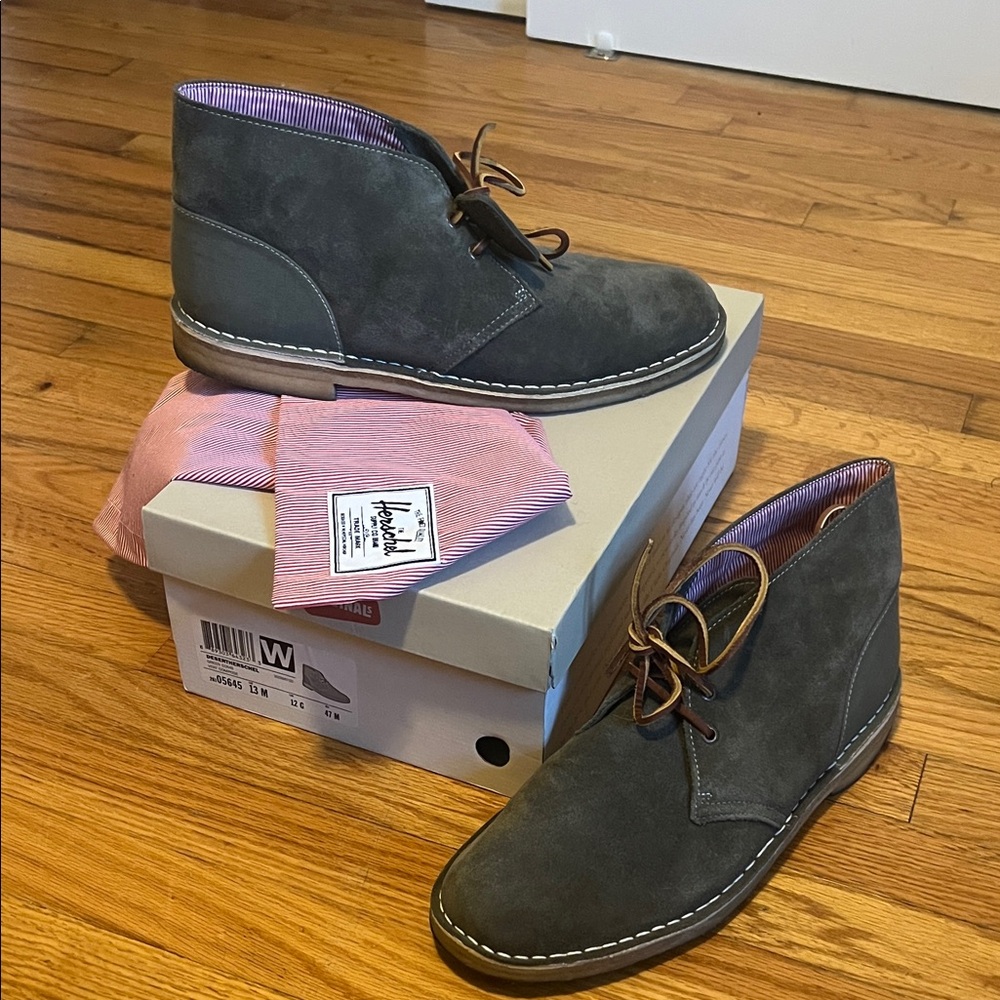 Clarks Hershel Collaboration Men's Olive /Gray Suede Desert Boots.